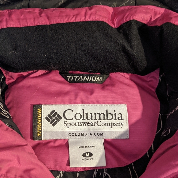 Women's Puffer Vest - Picture 3 of 6